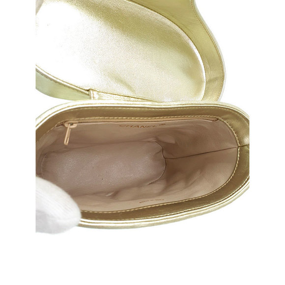 Chanel Matelasse Chain Shoulder Bag - Picture 3 of 9